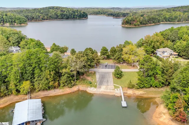 $457,000 | 207 North Hogan Drive, Westminster, SC 29693