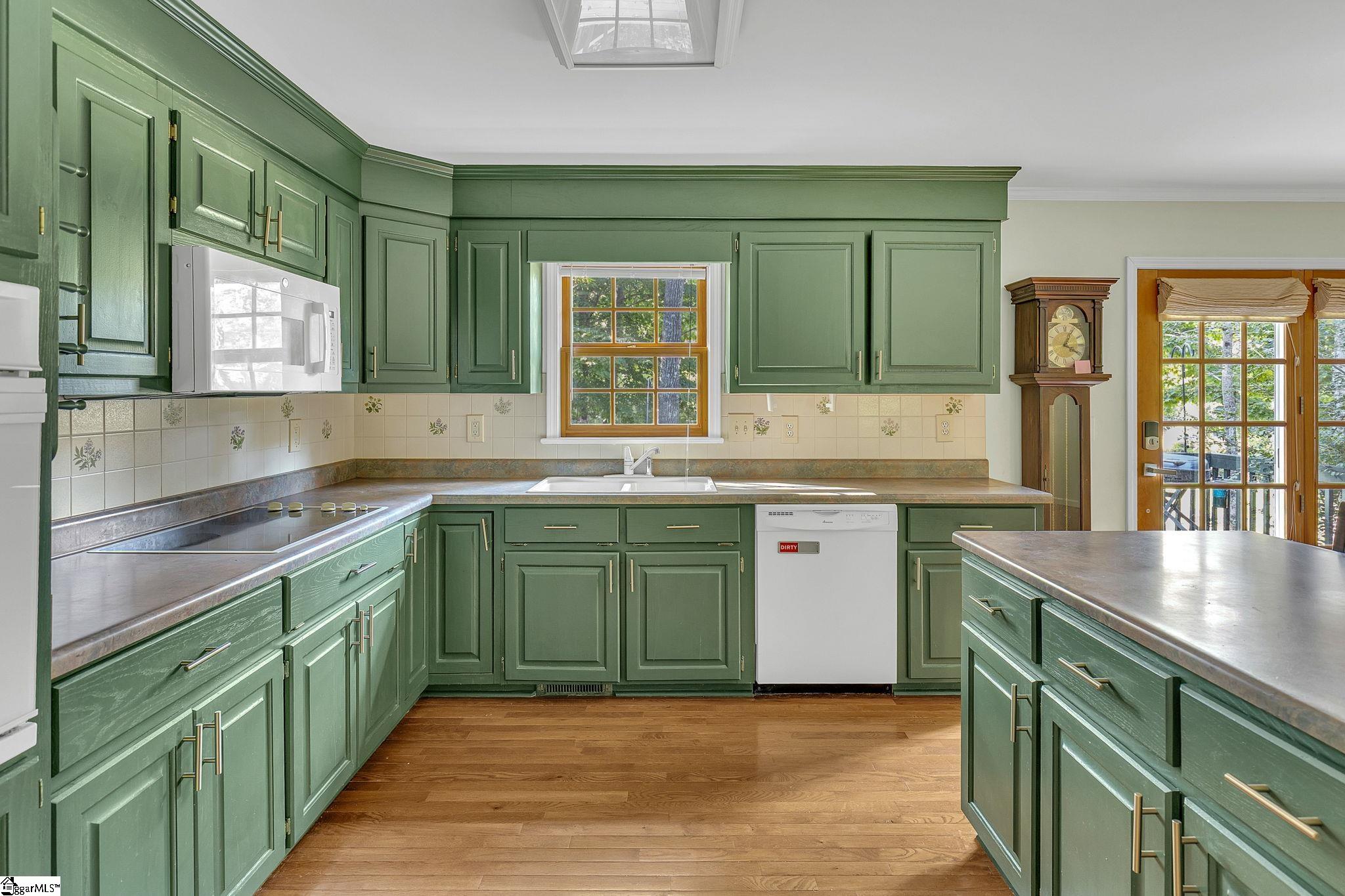 207 North Hogan Drive Westminster, SC 29693 - Photo 3 of 29