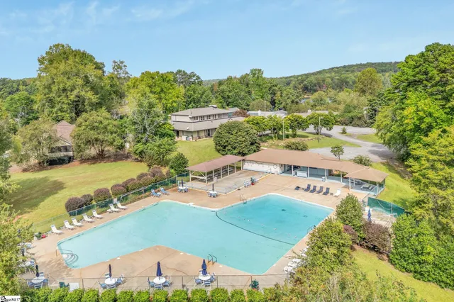 $457,000 | 207 North Hogan Drive, Westminster, SC 29693