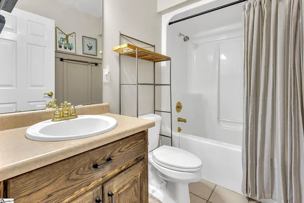 $457,000 | 207 North Hogan Drive, Westminster, SC 29693