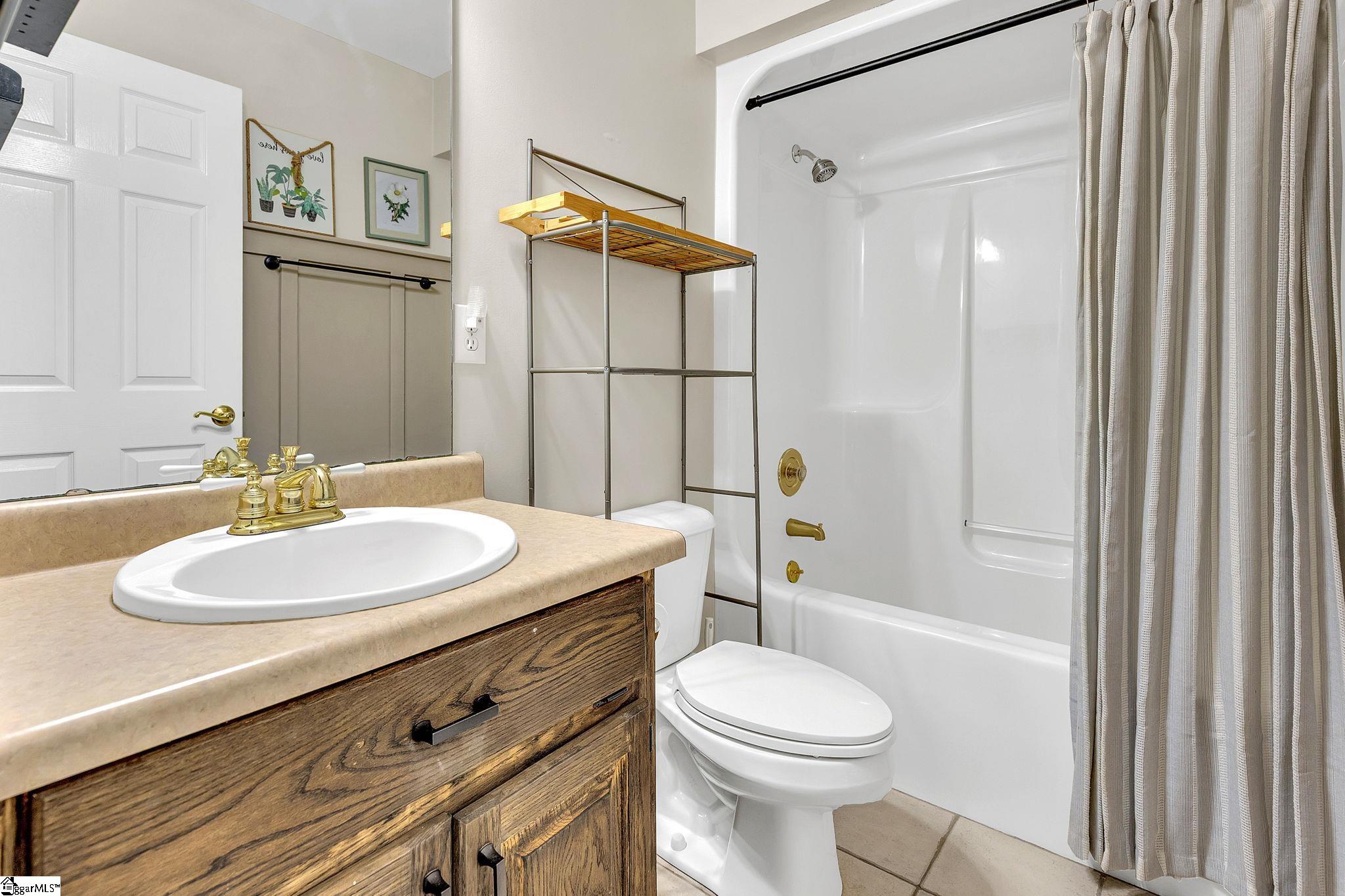 207 North Hogan Drive Westminster, SC 29693 - Photo 7 of 29