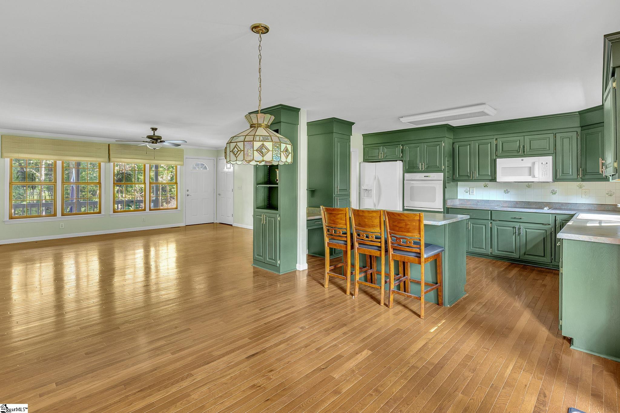 207 North Hogan Drive Westminster, SC 29693 - Photo 8 of 29