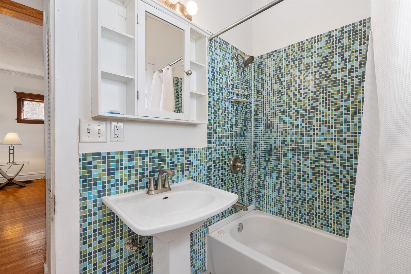 2230 Pioneer Road Evanston, IL 60201 - Photo 8 of 37 Gallery Image 8