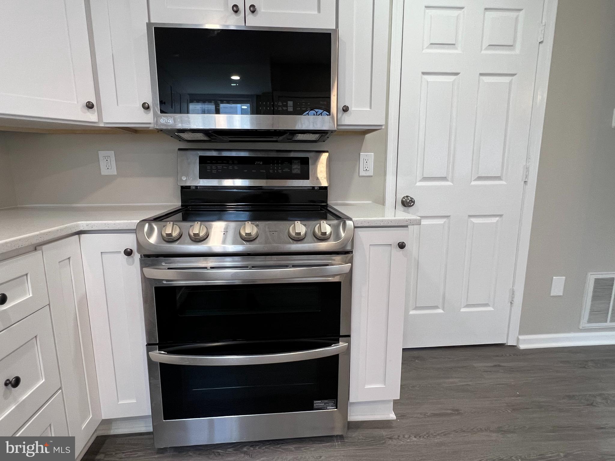 805 Spa Road Annapolis, MD 21401 - Photo 28 of 47 a stove top oven sitting inside of a kitchen