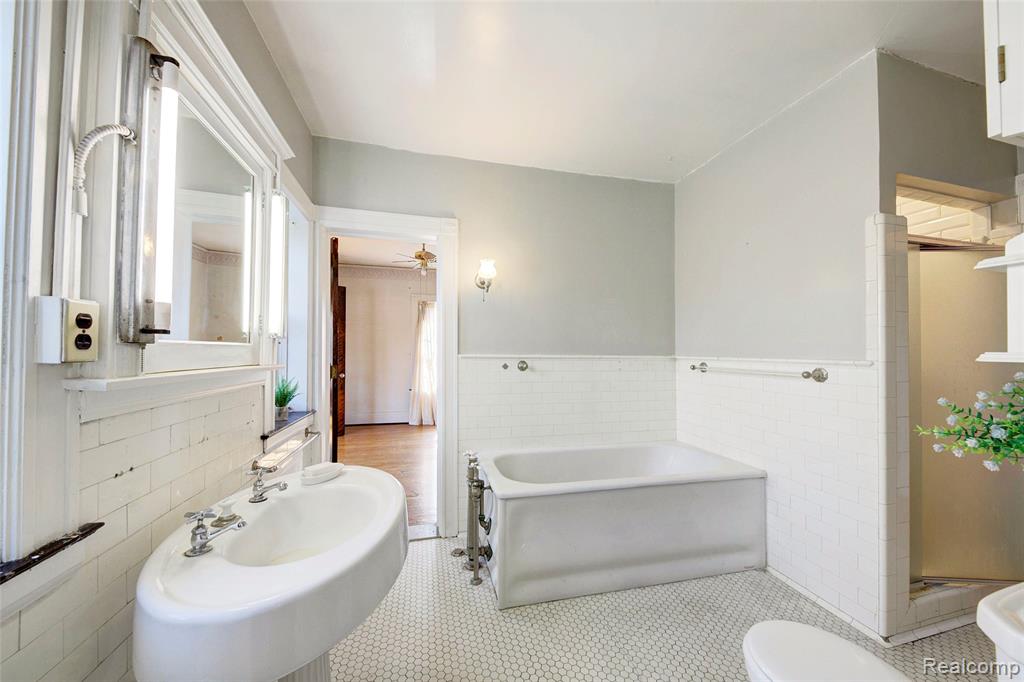 121 Longfellow Street Detroit, MI 48202 - Photo 48 of 87