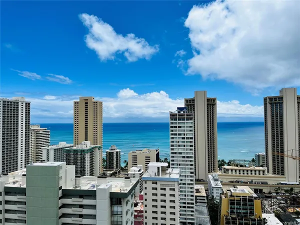 $2,400 | 2421 Tusitala Street, Unit 601, Honolulu, HI 96815