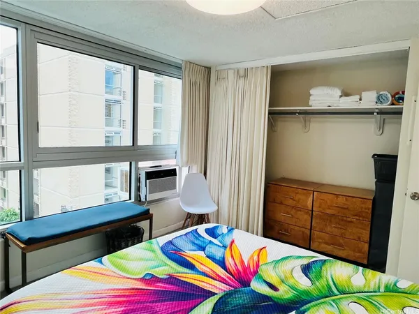 $2,400 | 2421 Tusitala Street, Unit 601, Honolulu, HI 96815