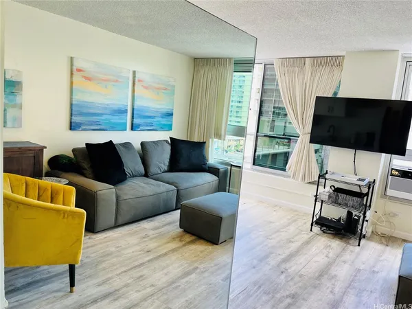 $2,400 | 2421 Tusitala Street, Unit 601, Honolulu, HI 96815