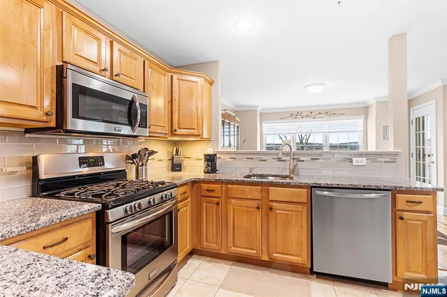 $499,900 | 124 Ridge Drive, Pompton Lakes, NJ 07442