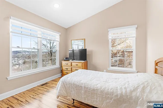 $499,900 | 124 Ridge Drive, Pompton Lakes, NJ 07442