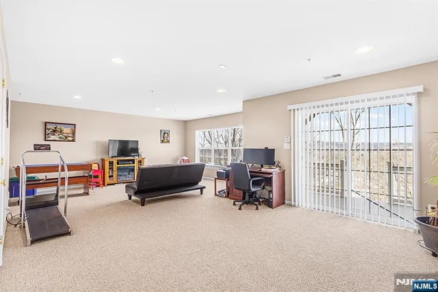 $499,900 | 124 Ridge Drive, Pompton Lakes, NJ 07442