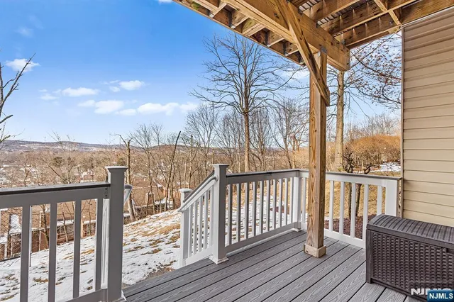 $499,900 | 124 Ridge Drive, Pompton Lakes, NJ 07442