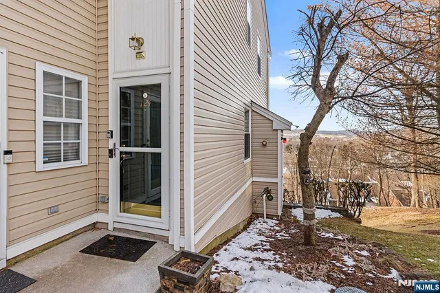 $499,900 | 124 Ridge Drive, Pompton Lakes, NJ 07442