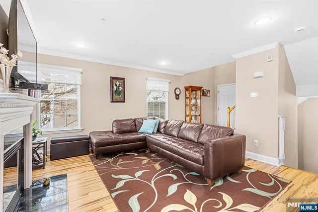 $499,900 | 124 Ridge Drive, Pompton Lakes, NJ 07442