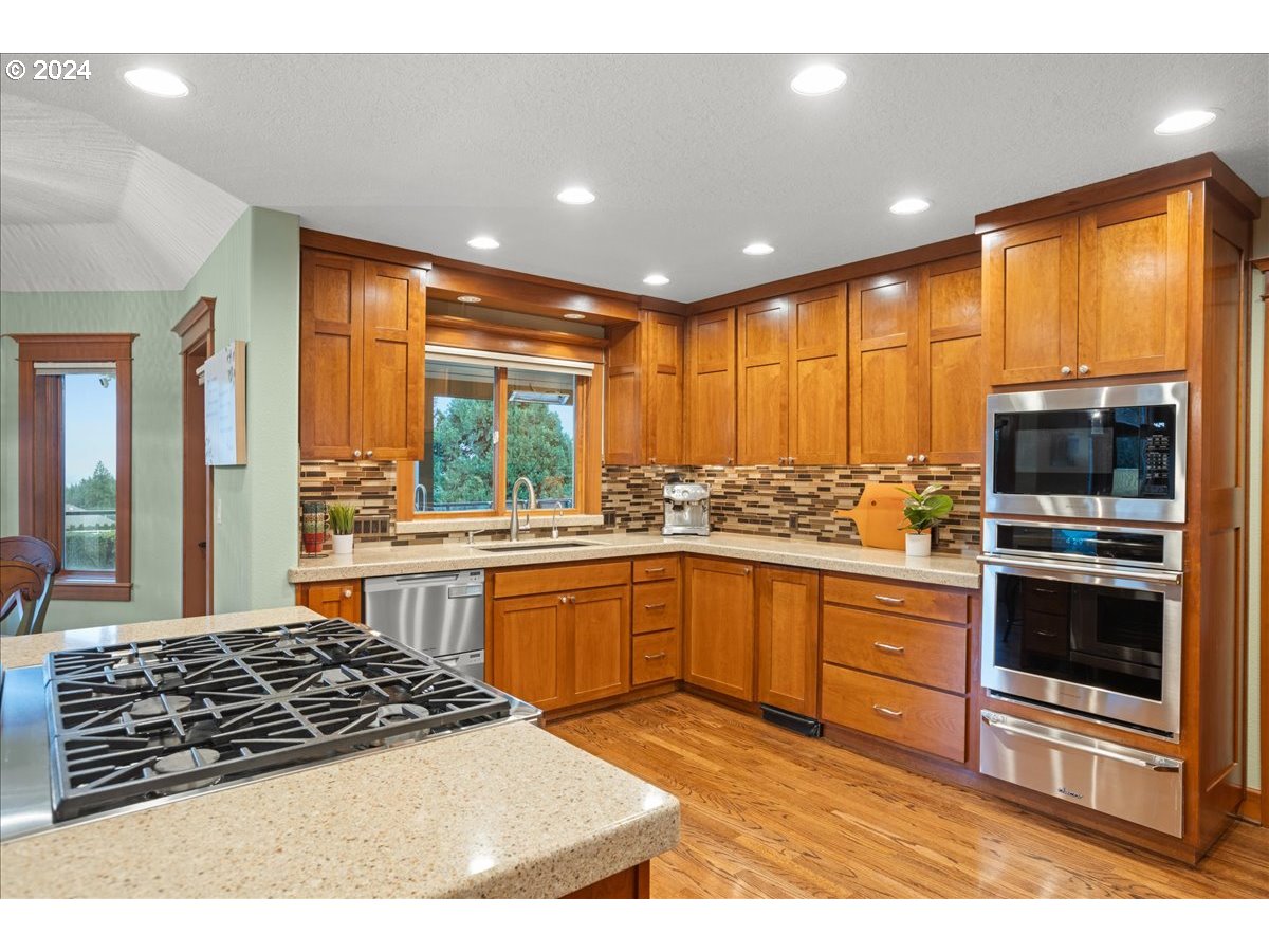 16321 Southwest Bell Road Sherwood, OR 97140 - Photo 17 of 48 Kitchen