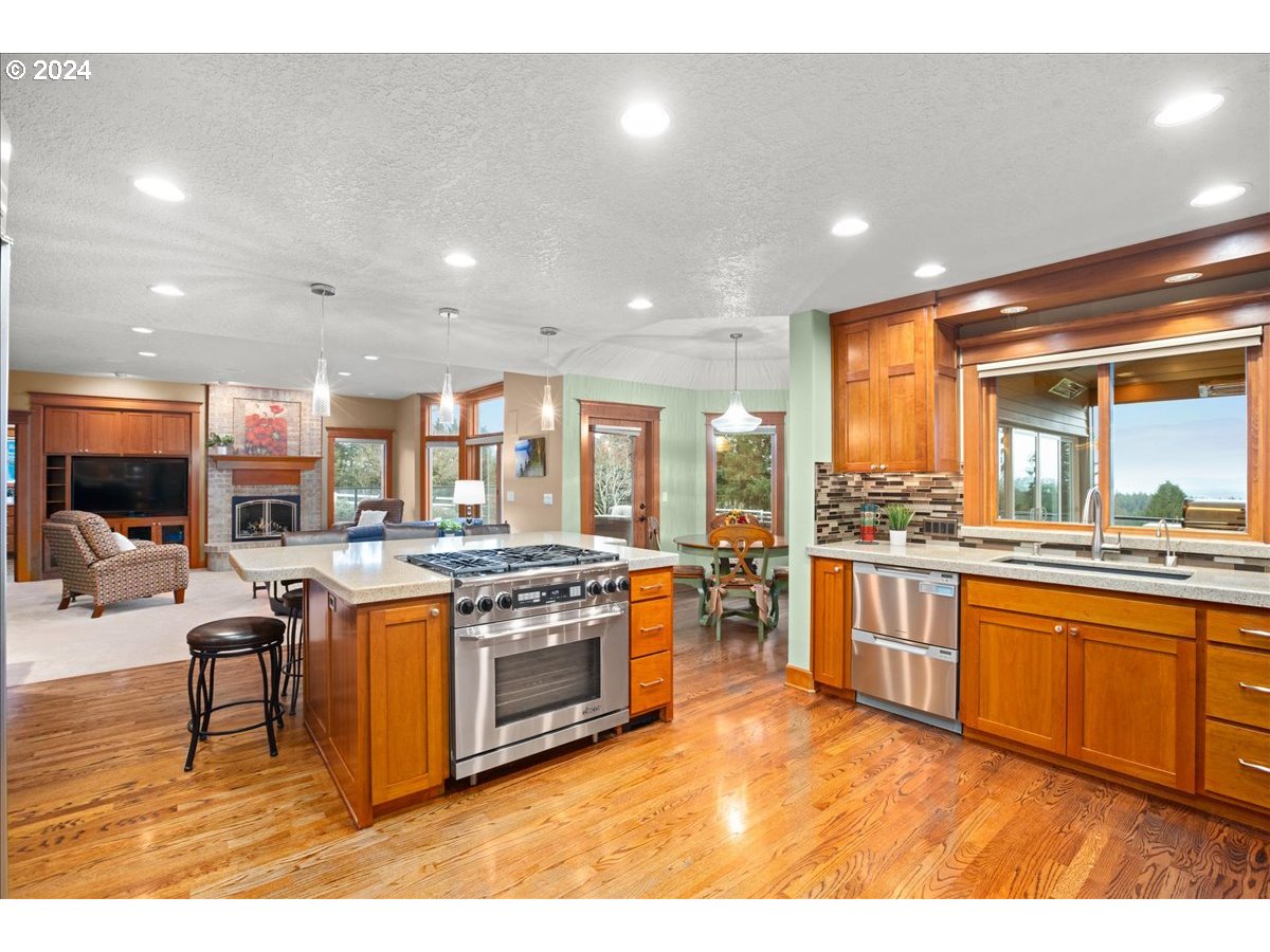 16321 Southwest Bell Road Sherwood, OR 97140 - Photo 18 of 48 Kitchen