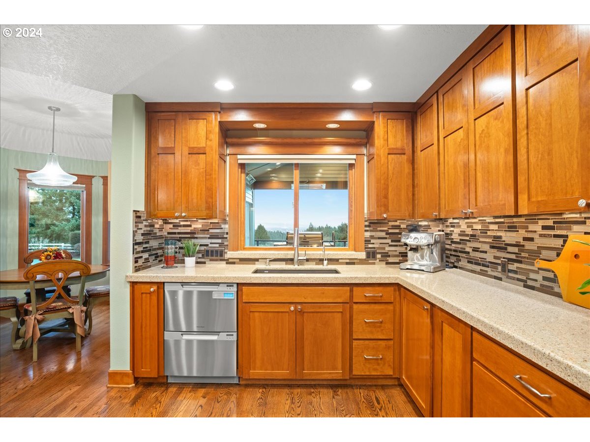 16321 Southwest Bell Road Sherwood, OR 97140 - Photo 19 of 48 Kitchen