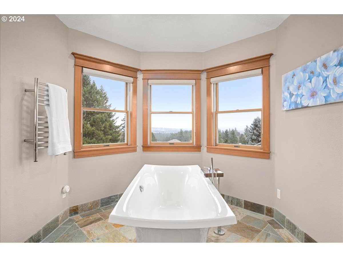 16321 Southwest Bell Road Sherwood, OR 97140 - Photo 26 of 48 Bathroom