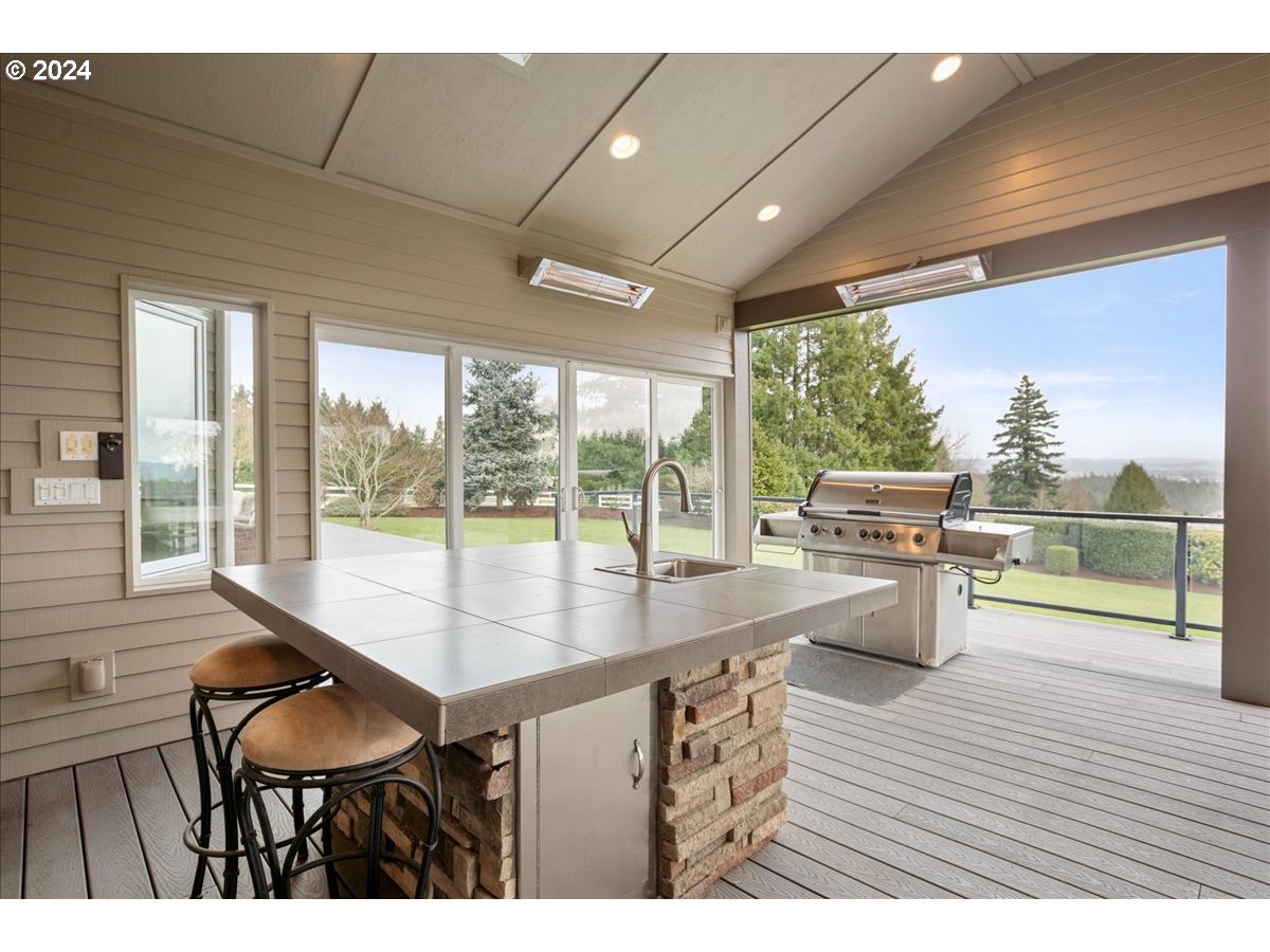 16321 Southwest Bell Road Sherwood, OR 97140 - Photo 39 of 48 Kitchen/Outside