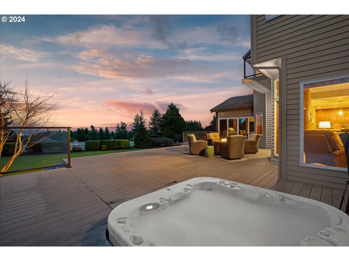 16321 Southwest Bell Road Sherwood, OR 97140 - Photo 4 of 48 Hot Tub