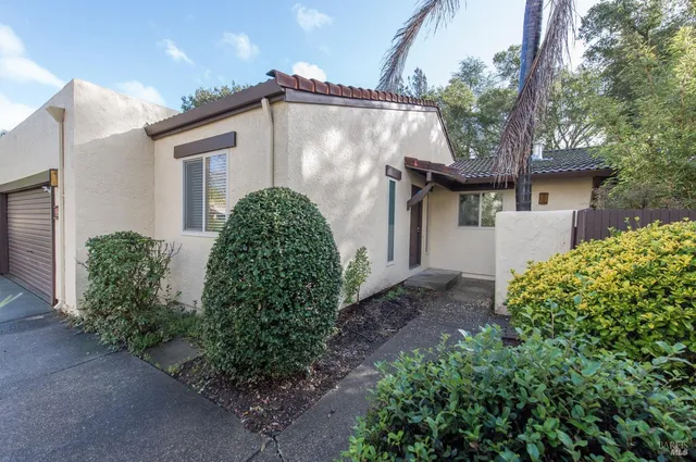 $579,000 | 908 Shady Oak Drive, Santa Rosa, CA 95404