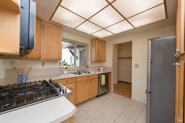 $579,000 | 908 Shady Oak Drive, Santa Rosa, CA 95404