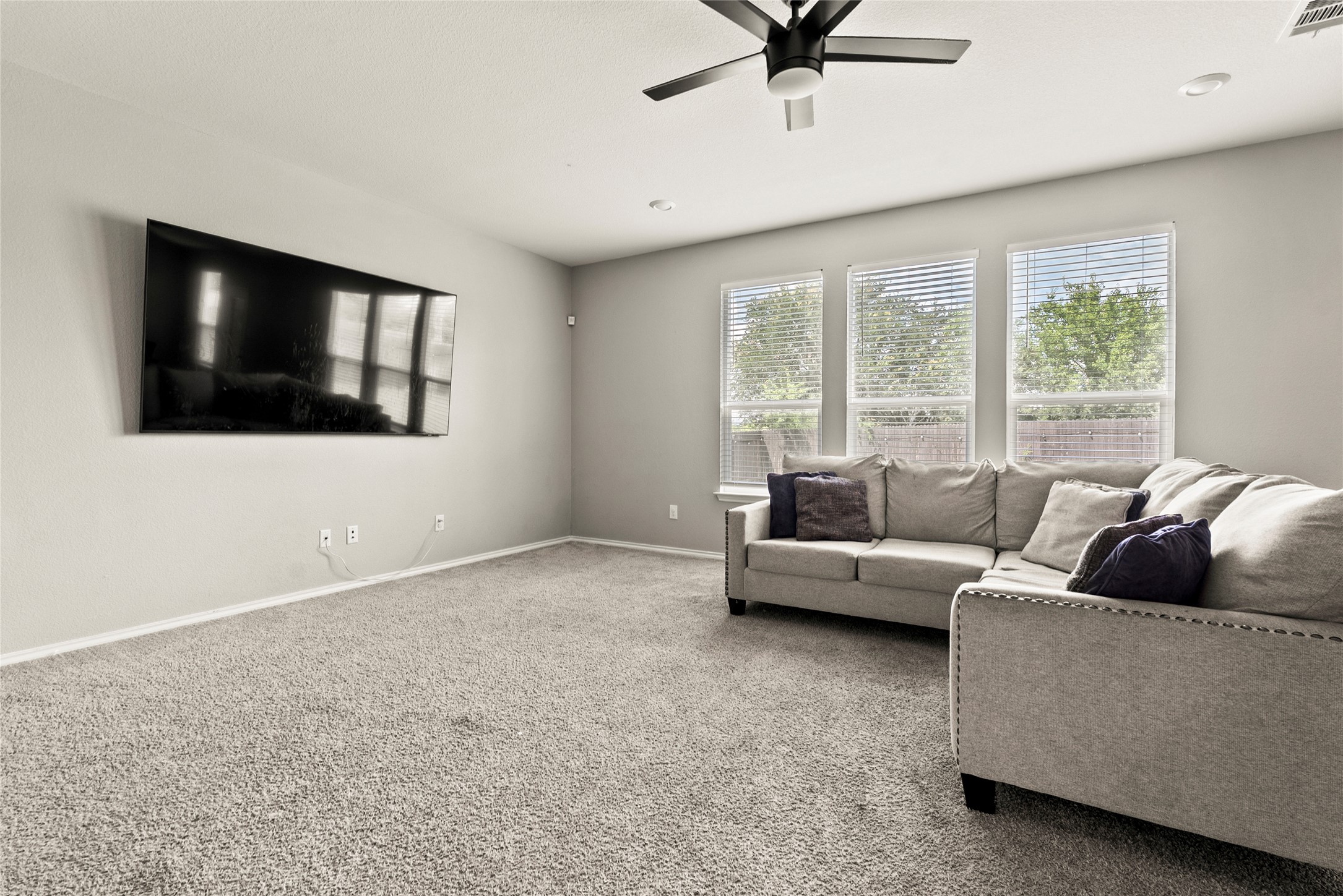 214 Saranac Drive Elgin, TX 78621 - Photo 9 of 30