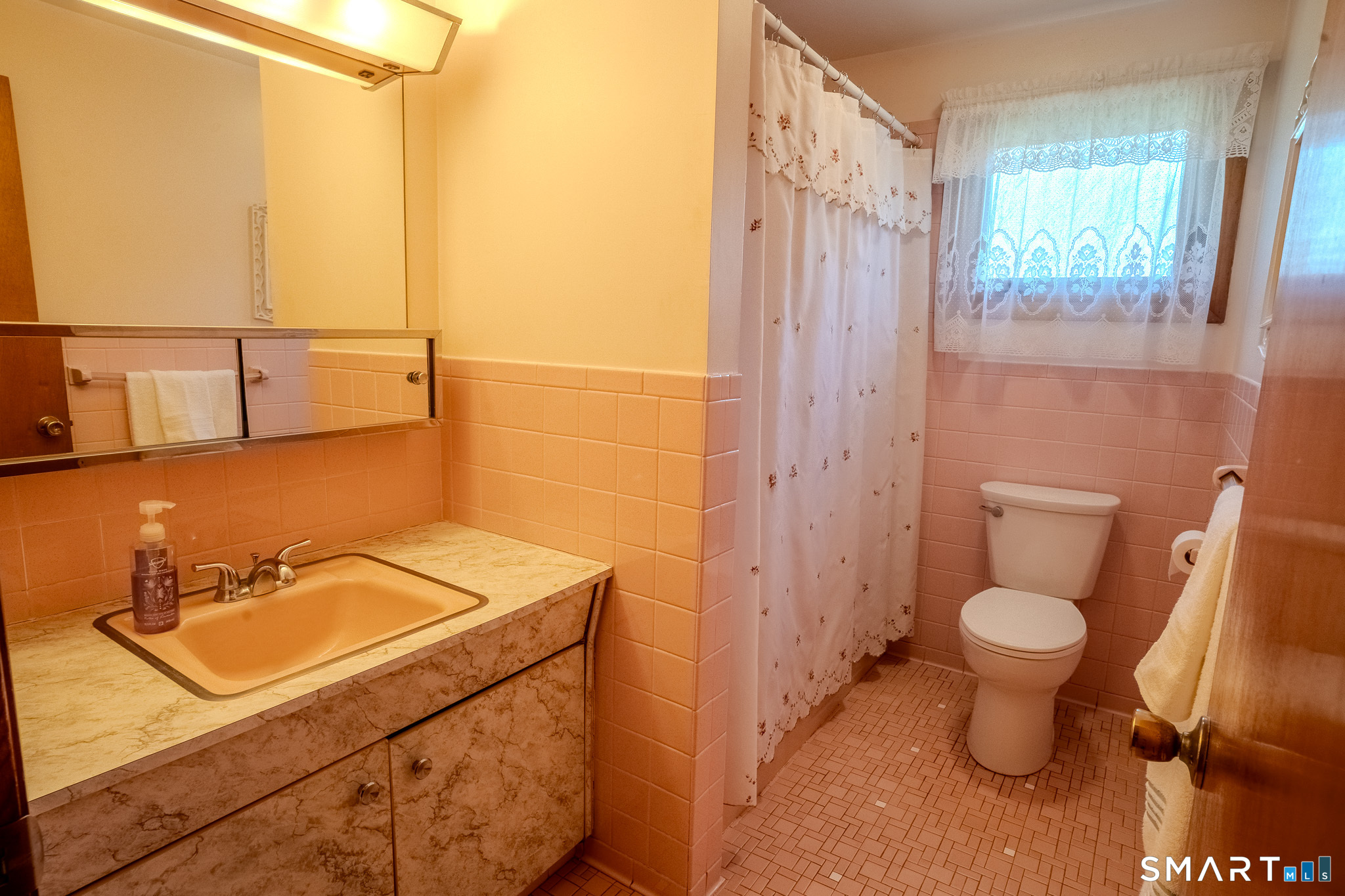 192 Breakneck Hill Road Middlebury, CT 06762 - Photo 13 of 16