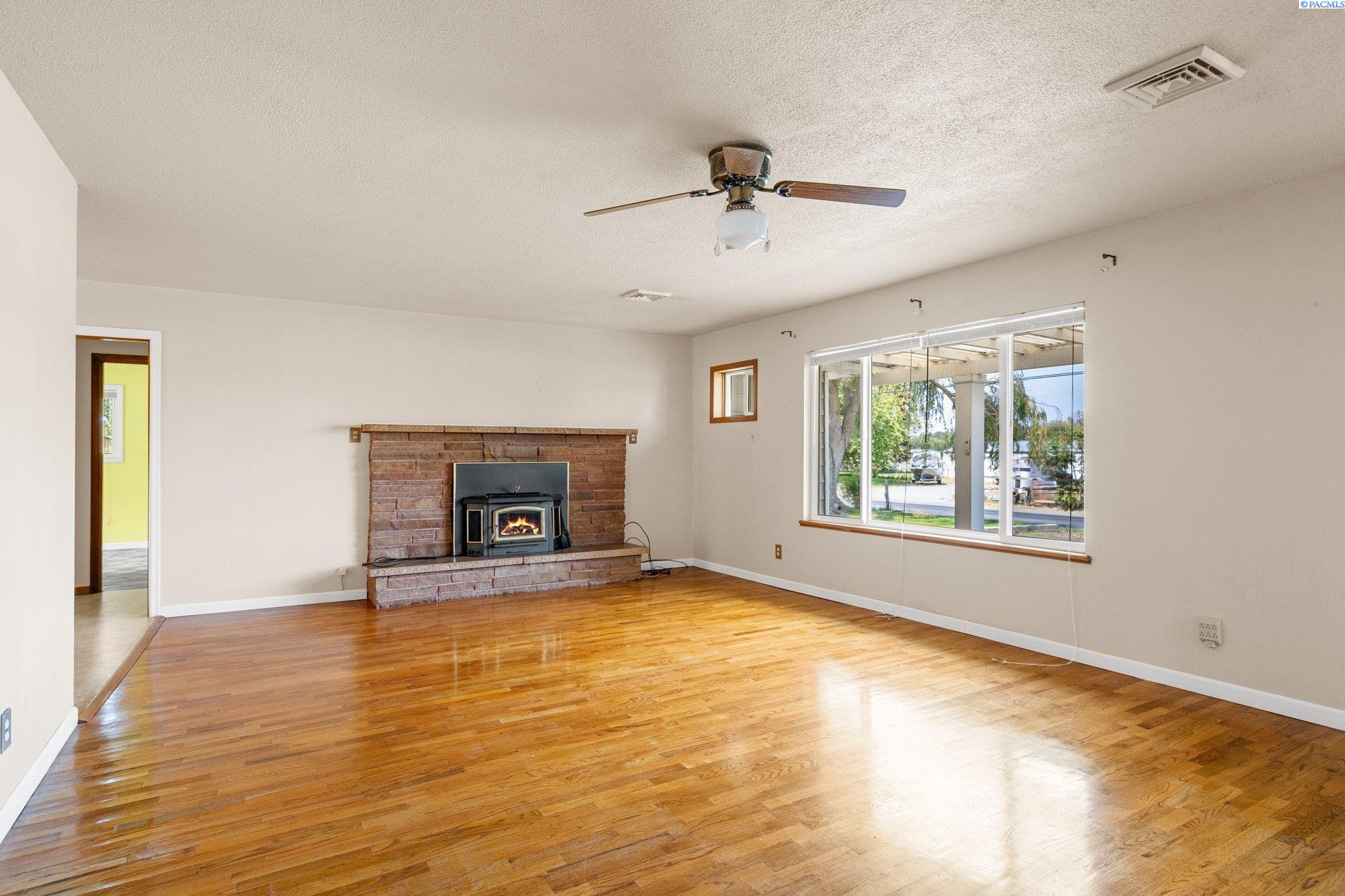 209705 East Schuster Road Kennewick, WA 99337 - Photo 6 of 37 Gallery Image 6