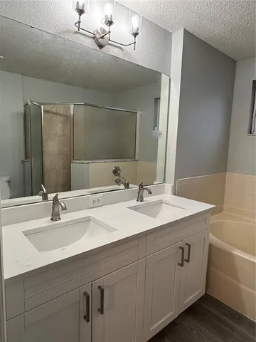 $2,595 | 14938 Deer Meadow Drive, Lutz, FL 33559