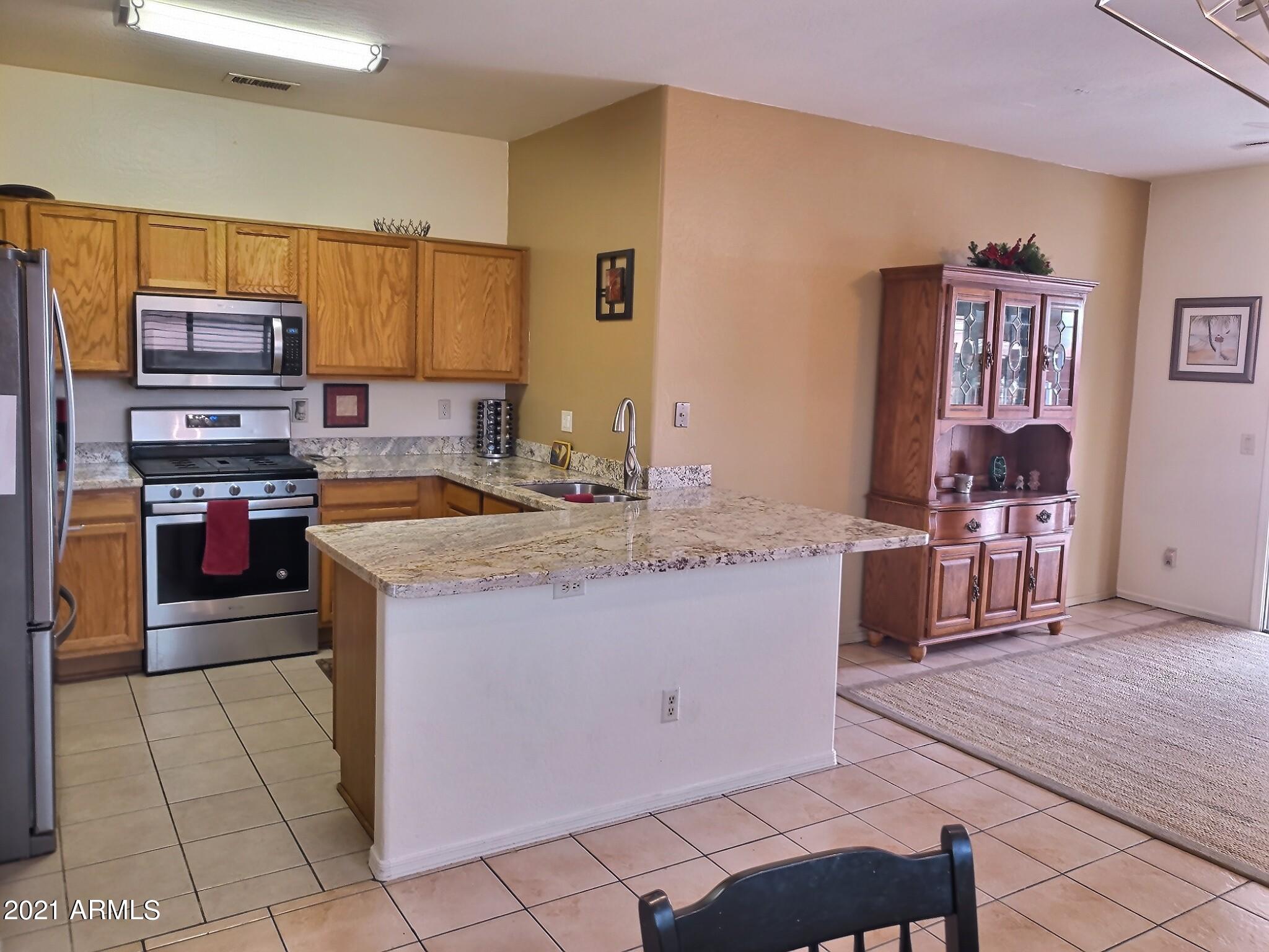 11202 West Almeria Road Avondale, AZ 85392 - Photo 5 of 14 exposio_122902041