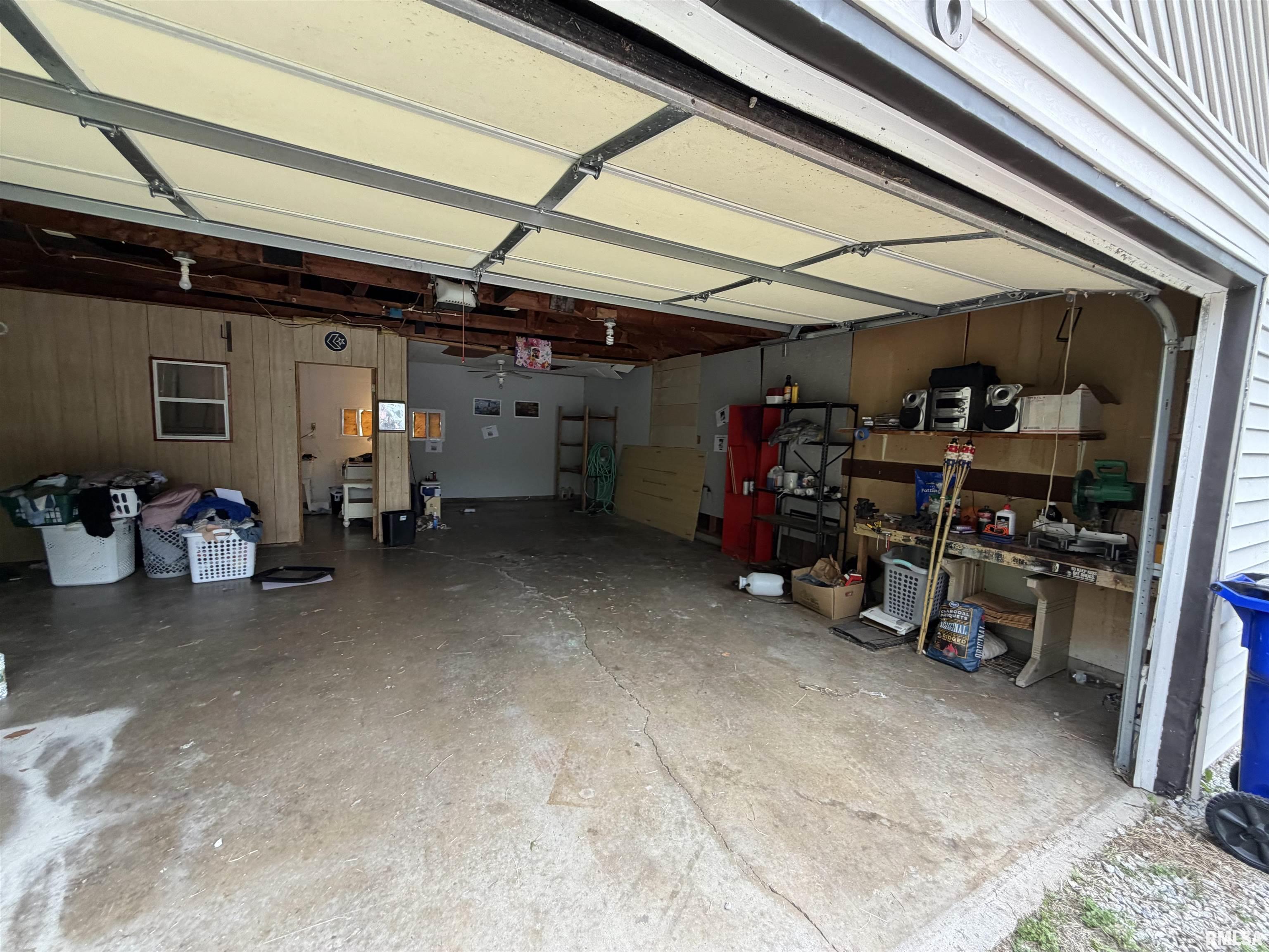 616 East Hays Avenue Decatur, IL 62526 - Photo 2 of 15