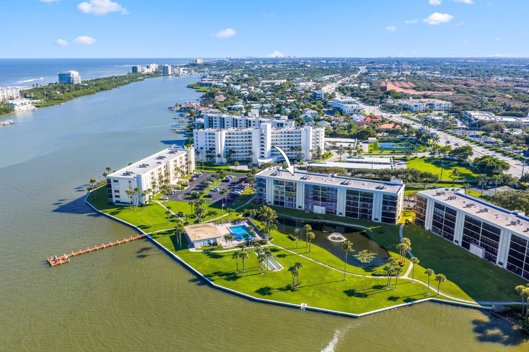 200 Intracoastal Place, Unit 206 Jupiter, FL 33469 - Photo 35 of 35 an aerial view of a chairs and table on the terrace