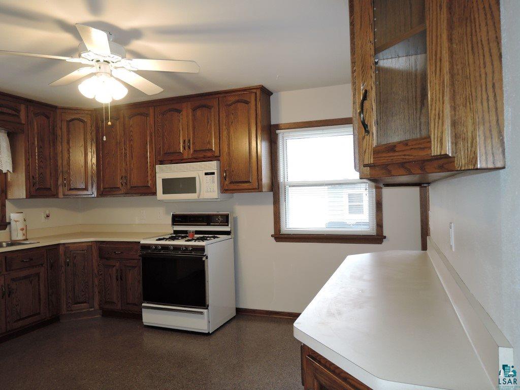 2706 Diane Avenue Racine, WI 53404 - Photo 11 of 34 Gallery Image 11