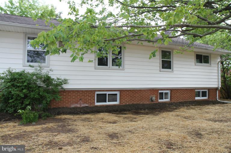 7406 Stinson Road Alexandria, VA 22306 - Photo 11 of 21 Exterior (Rear)