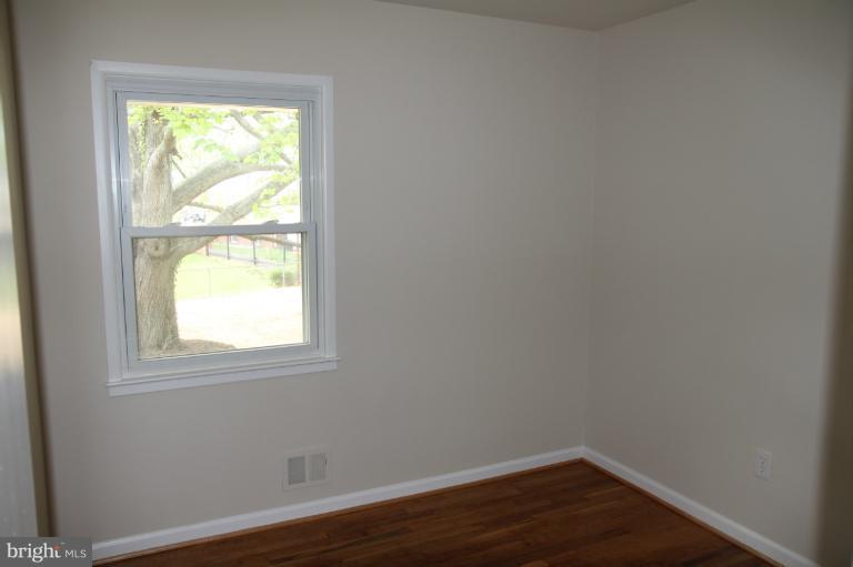7406 Stinson Road Alexandria, VA 22306 - Photo 4 of 21 Bedroom