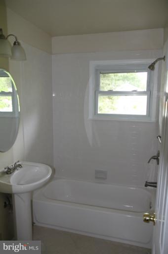 7406 Stinson Road Alexandria, VA 22306 - Photo 7 of 21 Bath
