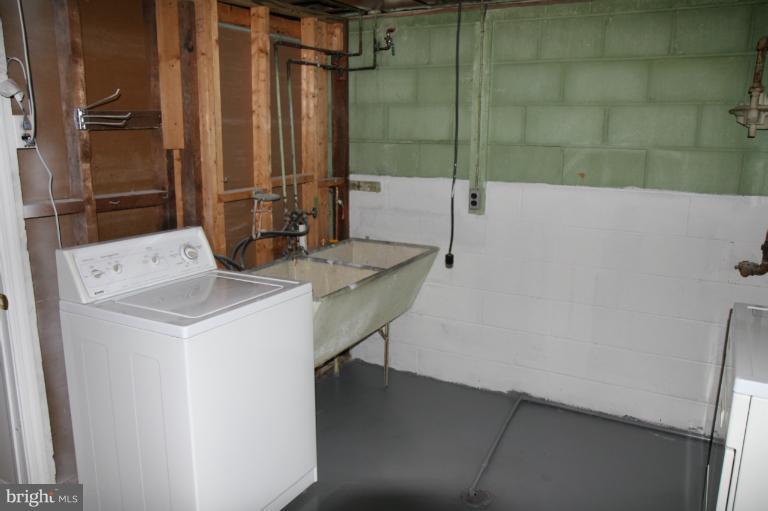 7406 Stinson Road Alexandria, VA 22306 - Photo 8 of 21 Interior (General)