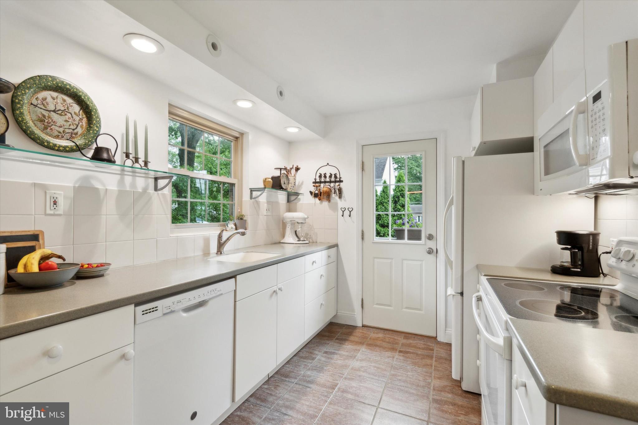 534 Brookview Lane Havertown, PA 19083 - Photo 11 of 43