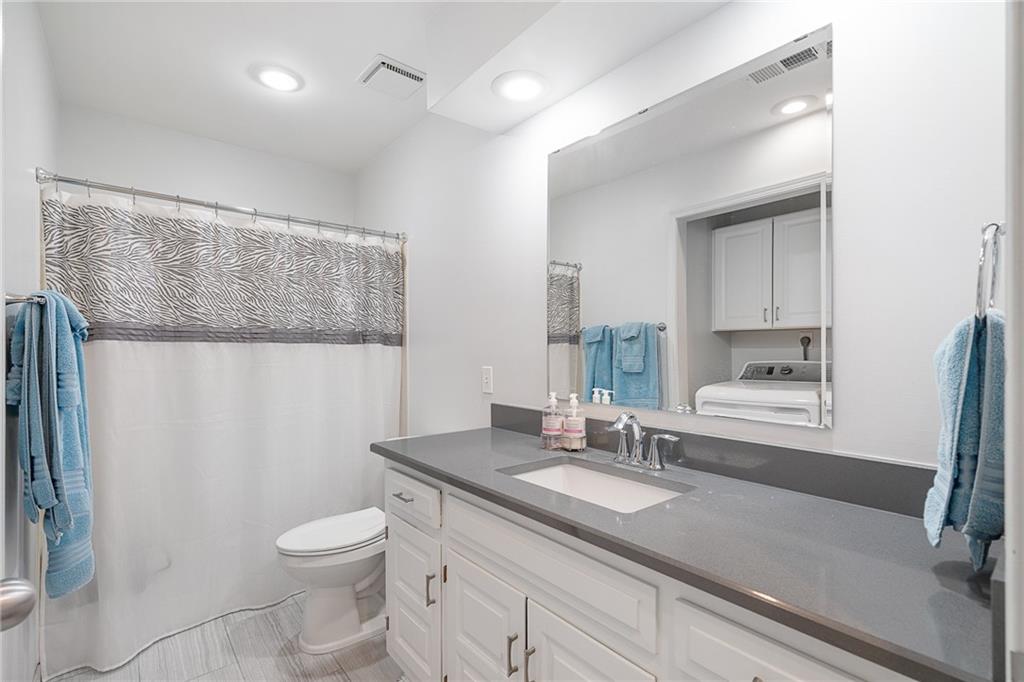 9736 Reeder Street Overland Park, KS 66214 - Photo 23 of 40