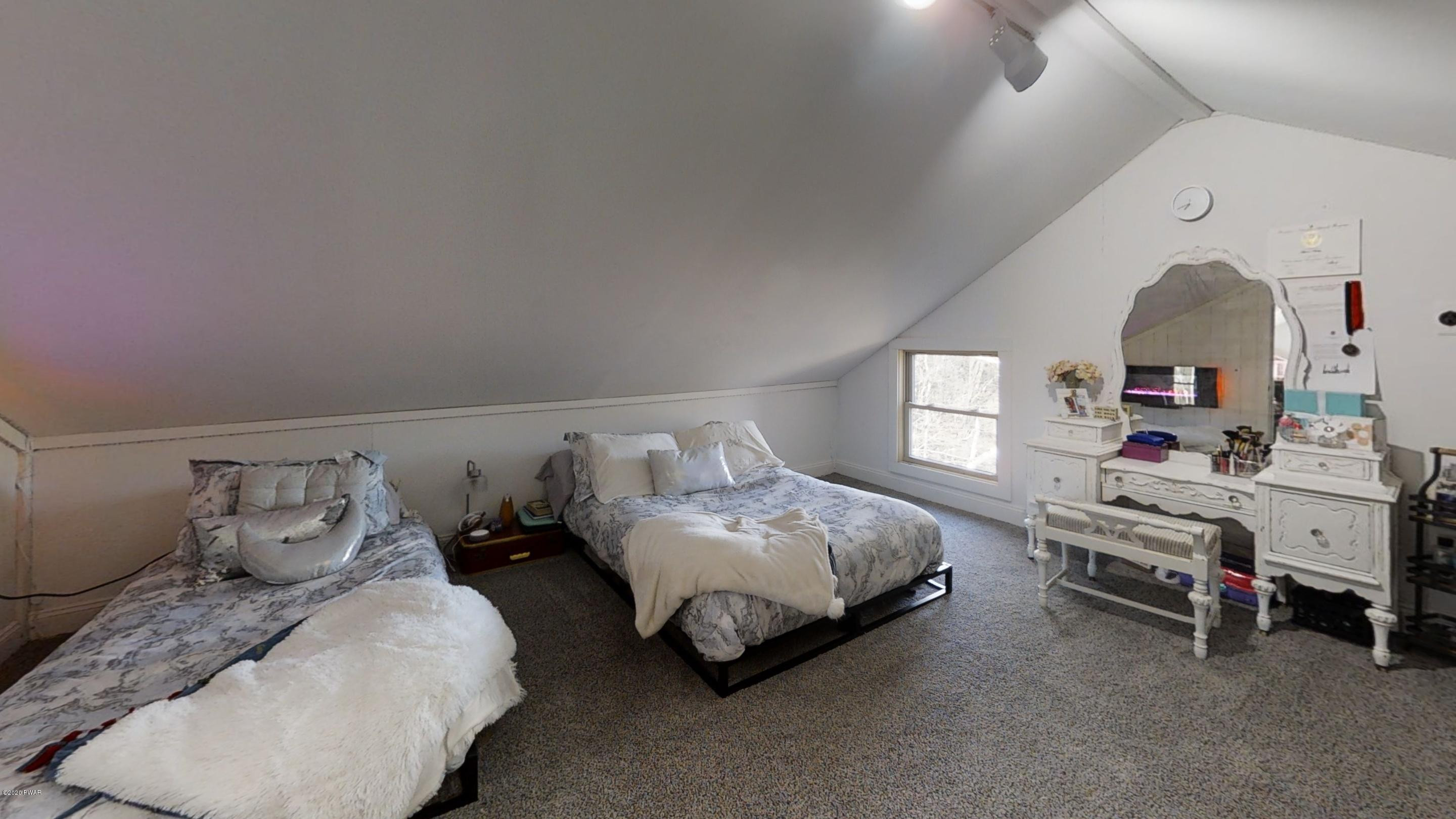 195 Schocopee Road Milford, PA 18337 - Photo 22 of 27 Bedroom 4