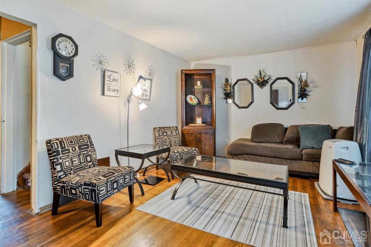 6 Tuthill Road New Brunswick, NJ 08901 - Photo 7 of 29