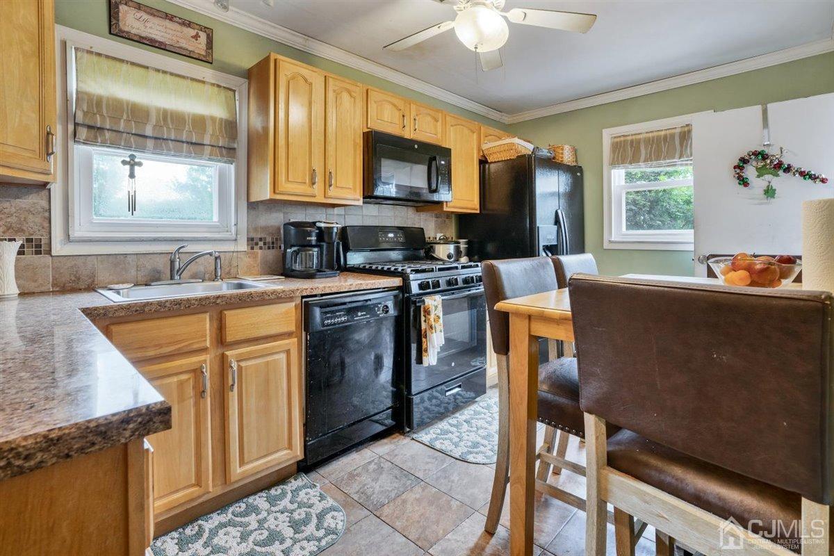6 Tuthill Road New Brunswick, NJ 08901 - Photo 10 of 29