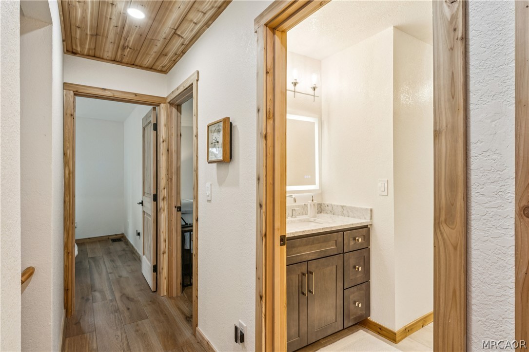 590 Arrowhead Villa Road Lake Arrowhead, CA 92352 - Photo 12 of 43