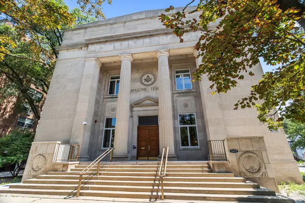 a view of a building entrance