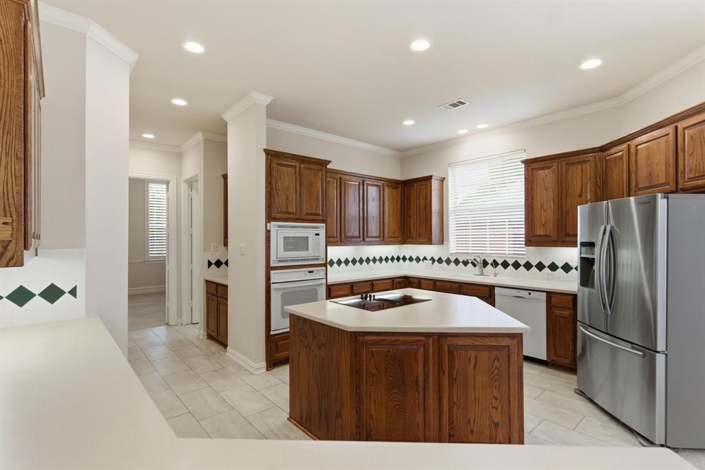4553 Meadow Ridge Drive Plano, TX 75093 - Photo 18 of 40