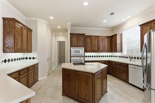 $750,000 | 4553 Meadow Ridge Drive, Plano, TX 75093