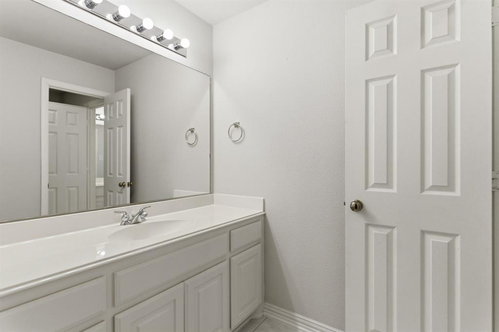 4553 Meadow Ridge Drive Plano, TX 75093 - Photo 37 of 40