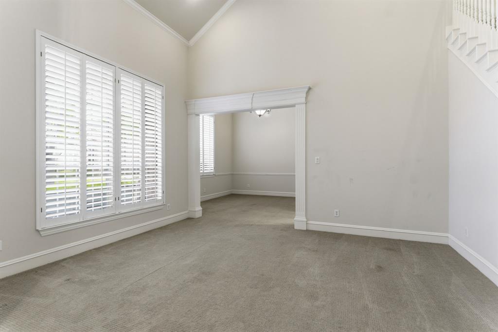 4553 Meadow Ridge Drive Plano, TX 75093 - Photo 4 of 40