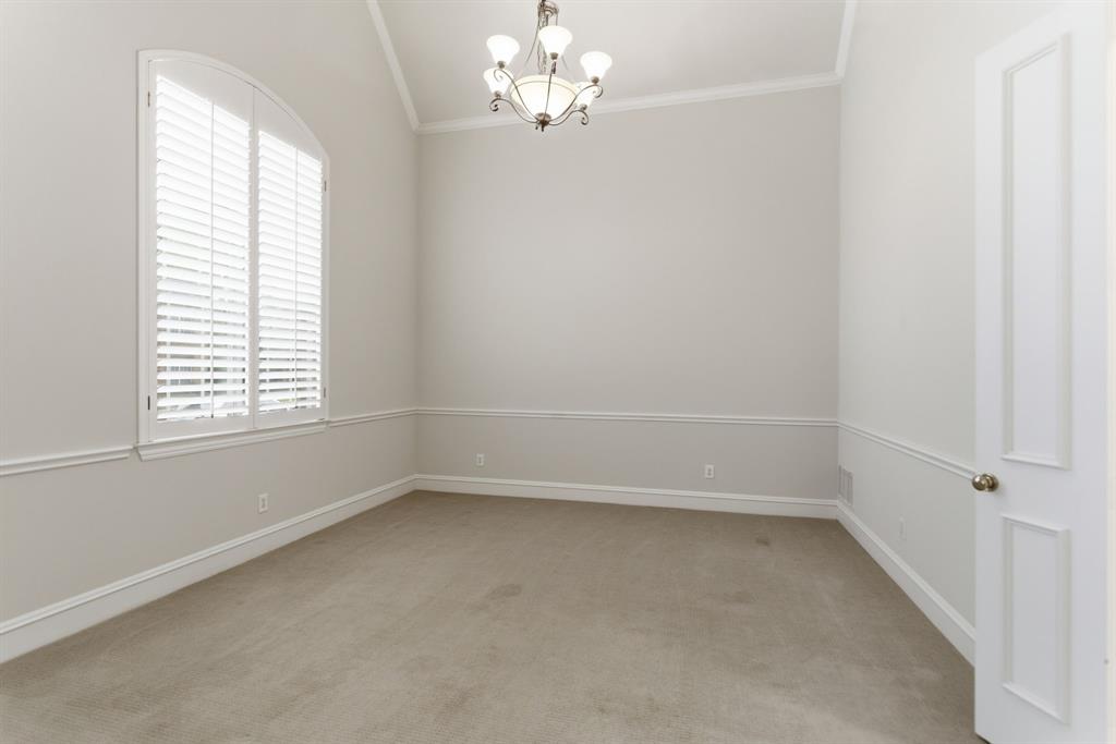 4553 Meadow Ridge Drive Plano, TX 75093 - Photo 7 of 40